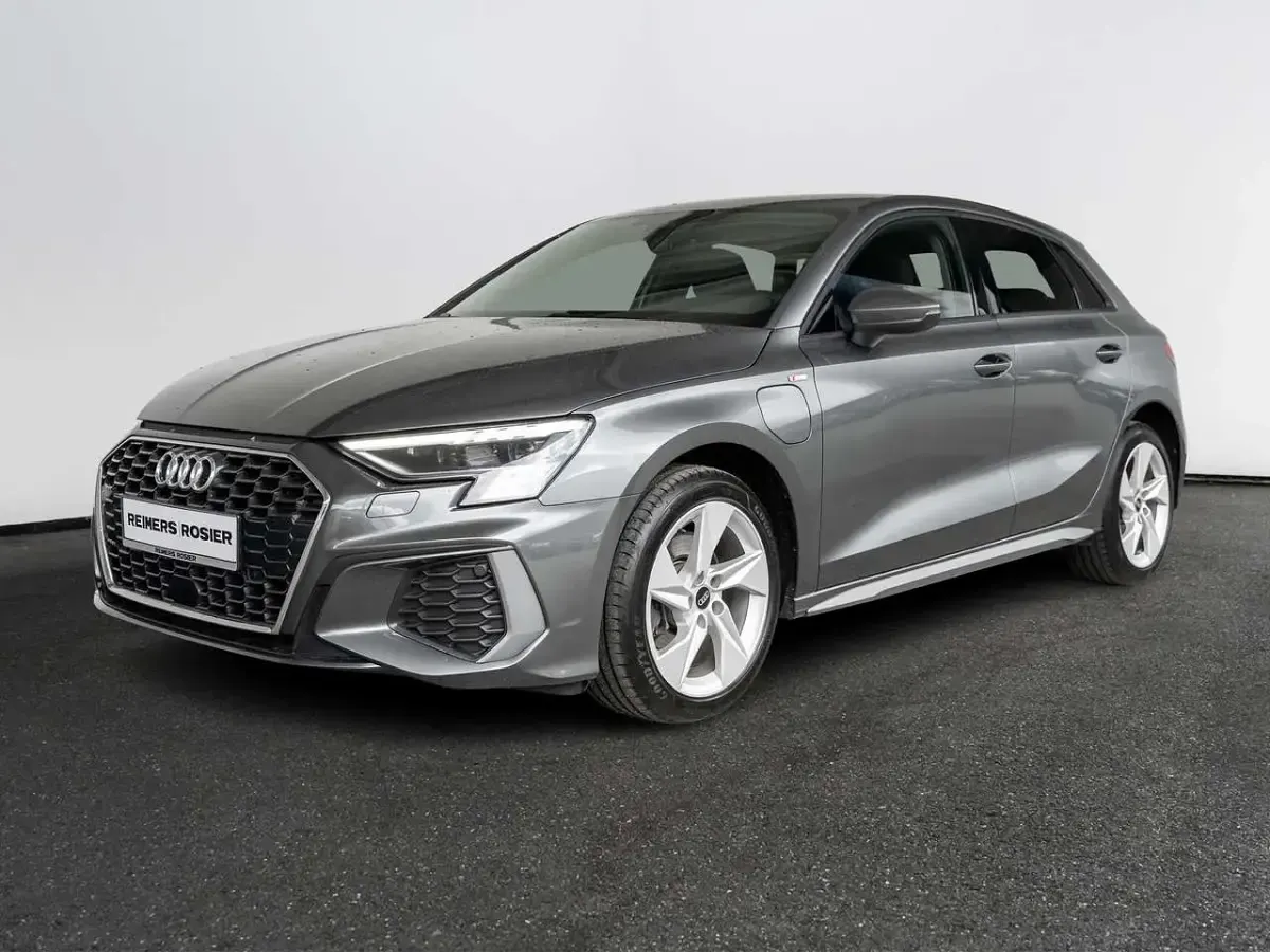 Gebraucht Audi A3 S-Line 204 PS (150 kW) 2022 Grau Limousine