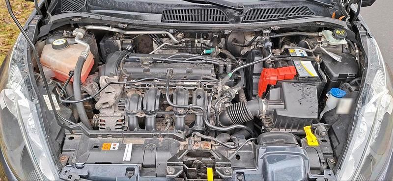 Gebraucht Ford Fiesta 82 PS (60 kW) 2010 Silber Kleinwagen