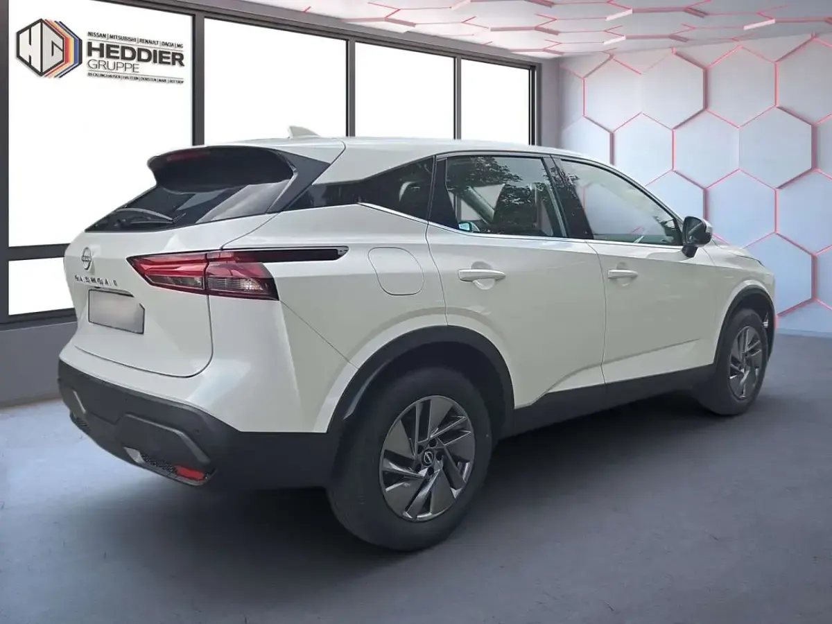 Gebraucht Nissan Qashqai Acenta 140 PS (102 kW) 2022 Pearl white (p) SUV