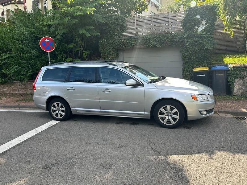 Silber Gebraucht 2014 Volvo V70 Kombi | 7.000 € (Guter Preis) - Bild 1/1