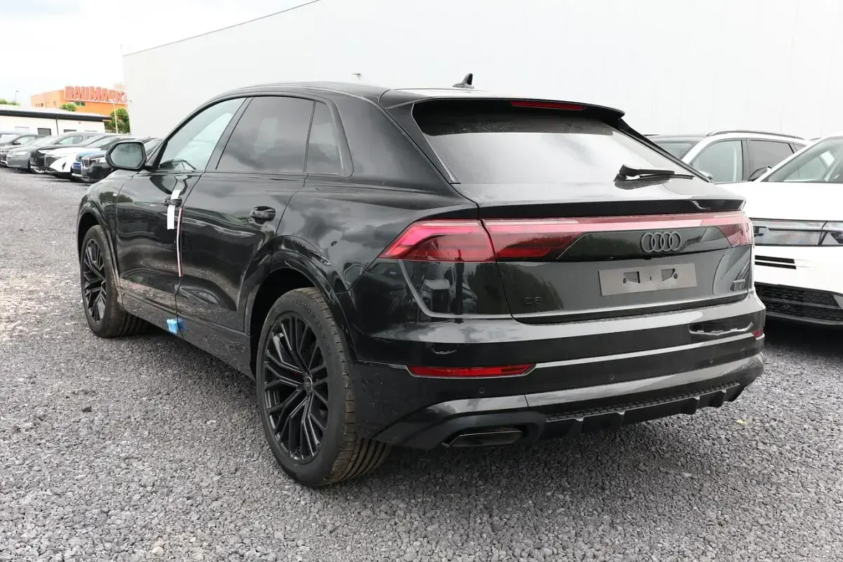 Neu Audi Q8 Design 286 PS (210 kW) 2026 Mythosschwarz metallic SUV