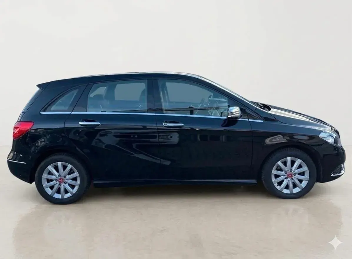 Gebraucht Mercedes B220 170 PS (125 kW) 2013 Schwarz Kleinwagen