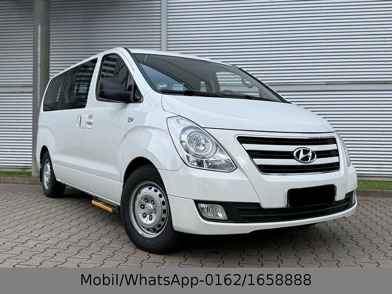 Weiß Gebraucht 2017 Hyundai H-1 Trend Van | 14.099 € (Superpreis) - Bild 1/4