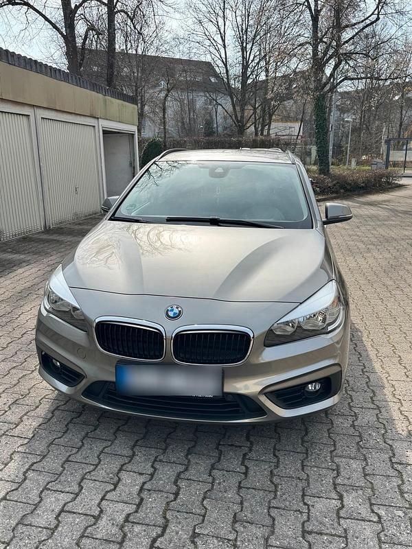 Gebraucht BMW 218 Active Tourer 136 PS (100 kW) 2016 Silber Van / Kleinbus