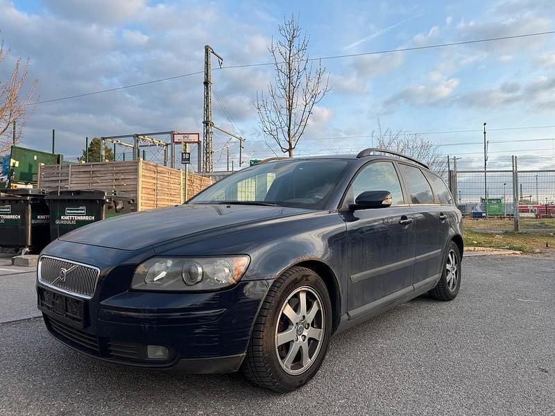 Usado Volvo V50 140 CV (102 kW) 2005 Azul Familiar