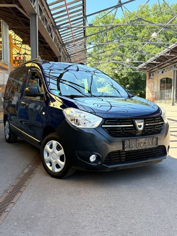 Blau Gebraucht 2017 Dacia Dokker Van | 8.299 € (Superpreis) - Bild 1/4