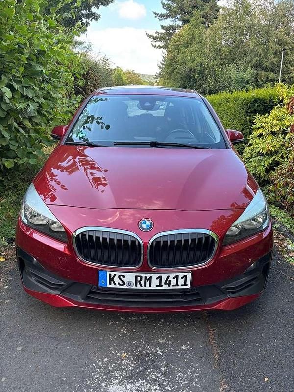 Gebraucht BMW 218 Advantage 140 PS (102 kW) 2018 Rot Kombi