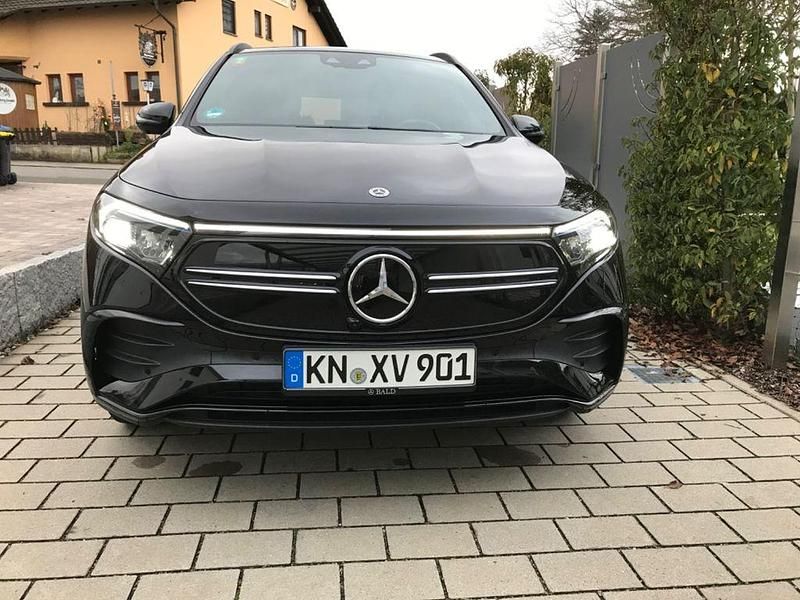 Schwarz Gebraucht 2023 Mercedes EQA350 AMG SUV | 37.500 € (Fairer Preis) - Bild 1/4
