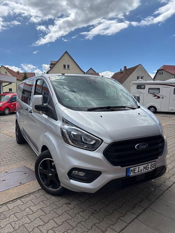 Silber Gebraucht 2019 Ford Transit Custom Trend Van / Kleinbus | 29.450 € (Teuer) - Bild 1/4