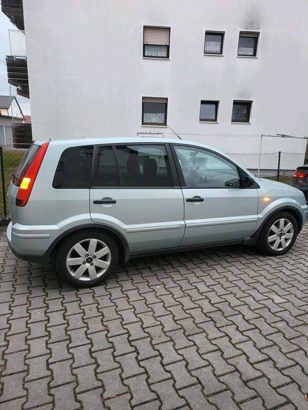 Andere außenfarben Gebraucht 2003 Ford Fusion Limousine | 2.800 € - Bild 1/4