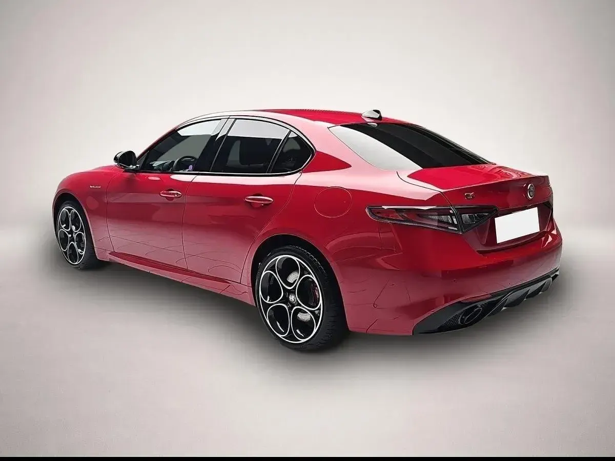 Neu Alfa Romeo Giulia Veloce 209 PS (153 kW) 2026 Manufacturer Limousine