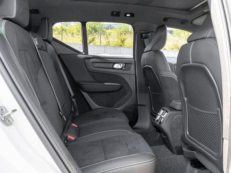 Neu Volvo XC40 Ultra 197 PS (144 kW) 2025 Weiß SUV