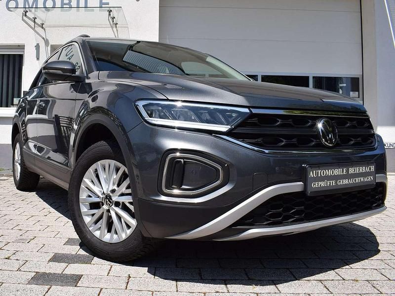 Indiengrau metallic Gebraucht 2024 VW T-Roc Life SUV | 21.999 € (Fairer Preis) - Bild 1/4