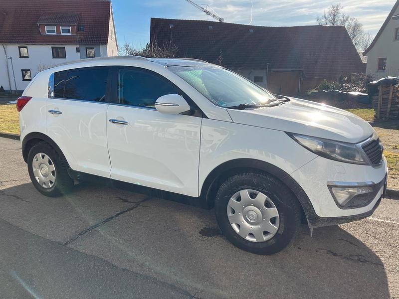 Weiß Gebraucht 2015 Kia Sportage SUV | 8.900 € (Superpreis) - Bild 1/4