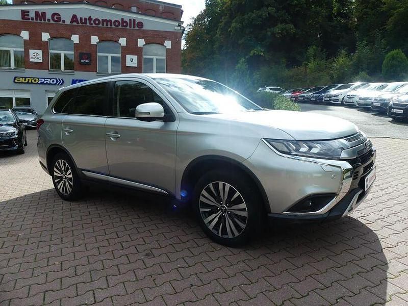 Gebraucht Mitsubishi Outlander 150 PS (110 kW) 2018 Silber SUV