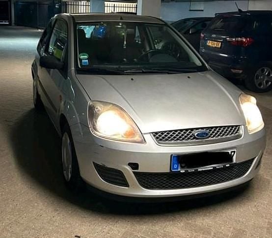 Silber Gebraucht 2005 Ford Fiesta Kleinwagen | 1.890 € - Bild 1/4