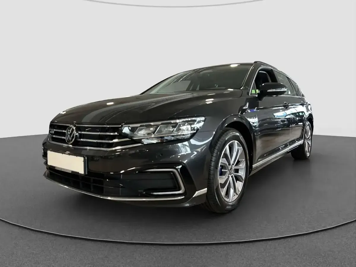 Gebraucht VW Passat GTE 218 PS (160 kW) 2022 Mangangrau Kombi