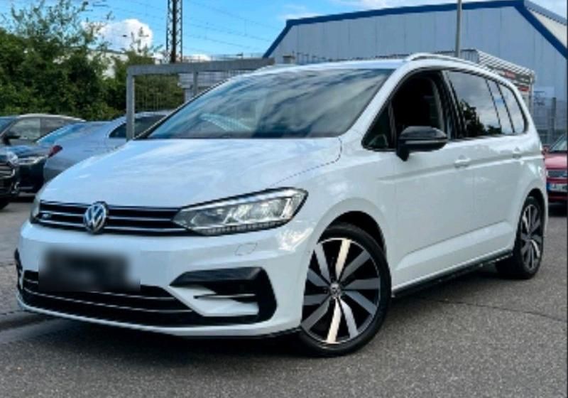 Weiß Gebraucht 2020 VW Touran R-line Van / Kleinbus | 16.999 € (Fairer Preis) - Bild 1/4