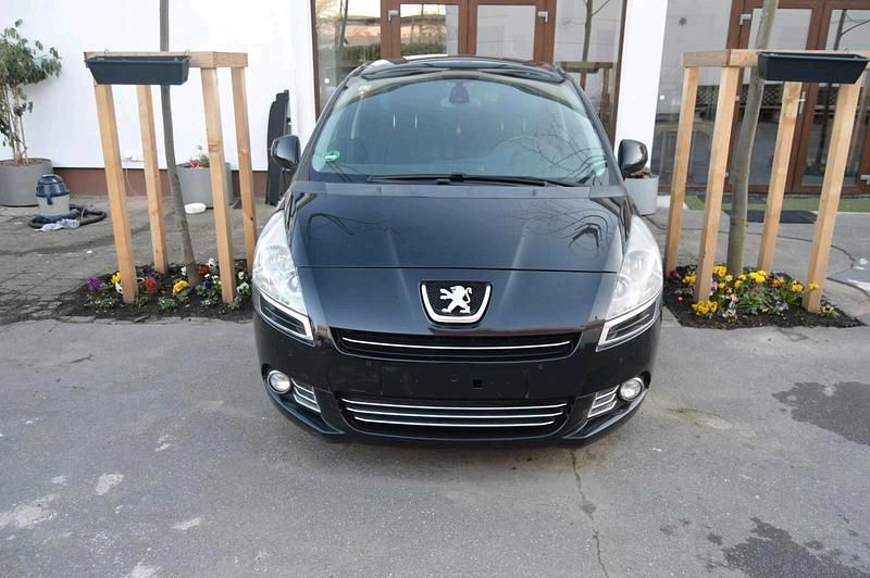 Schwarz Gebraucht 2013 Peugeot 5008 Business-Line Van / Kleinbus | 2.300 € (Superpreis) - Bild 1/4