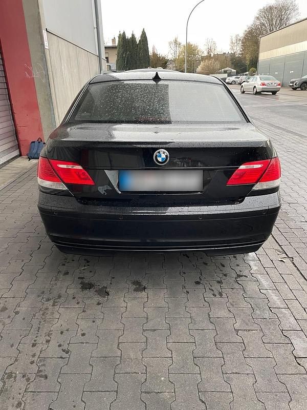 Gebraucht BMW 740 305 PS (224 kW) 2005 Schwarz Limousine