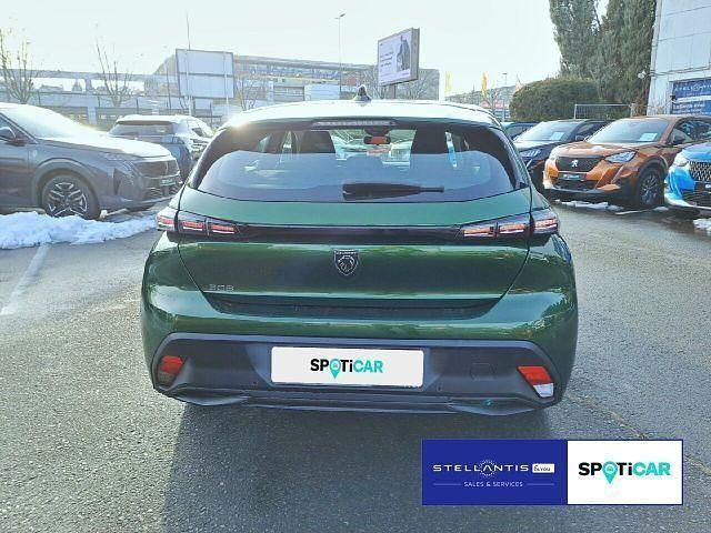 Gebraucht Peugeot 308 Active 110 PS (80 kW) 2022 Grün Limousine