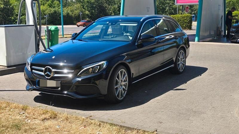Schwarz Gebraucht 2015 Mercedes C220 Kombi | 15.500 € (Teuer) - Bild 1/4