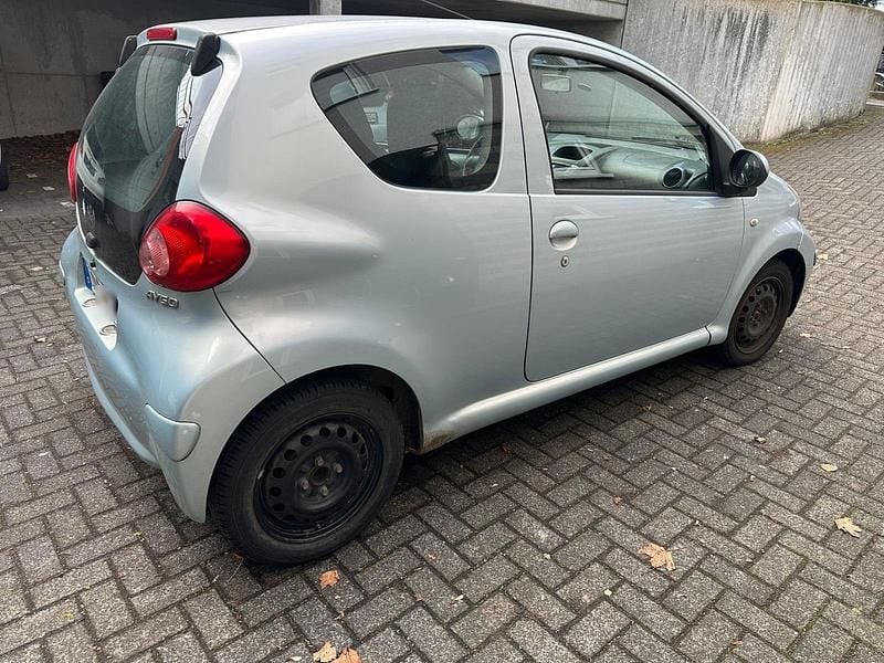 Gebraucht Toyota Aygo 68 PS (50 kW) 2005 Andere farben Kleinwagen