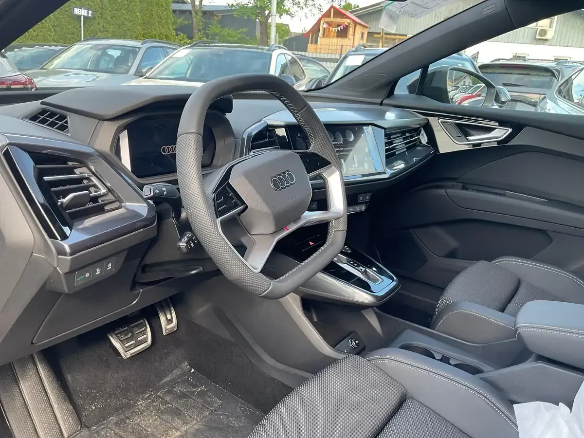 Nowe Audi Q4 e-tron S-Line 210 kW (286 KM) 2026 Czarny SUV