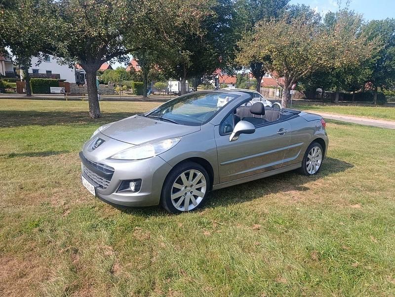 Gebraucht Peugeot 207 CC Active 120 PS (88 kW) 2013 Grau Cabrio