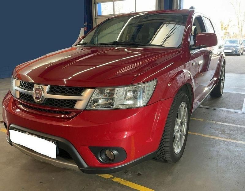 Rot Gebraucht 2013 Fiat Freemont SUV | 7.499 € (Guter Preis) - Bild 1/4