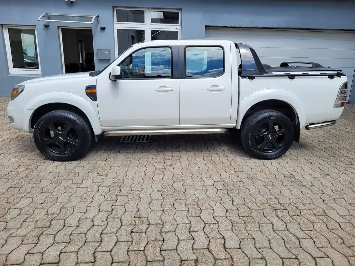 Używany Ford Ranger XLT 143 KM (105 kW) 2011 Biały Pickup