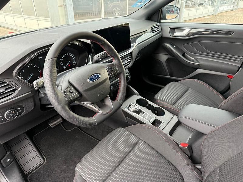 Gebraucht Ford Focus ST-Line 116 PS (85 kW) 2025 Schwarz Limousine