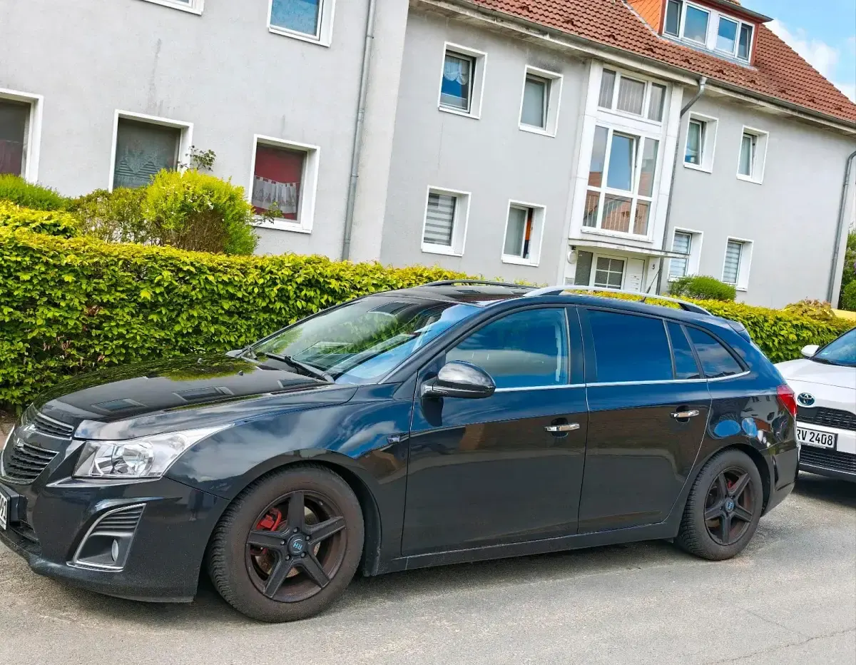 Gebraucht Chevrolet Cruze LTZ 168 PS (123 kW) 2013 Schwarz Kombi