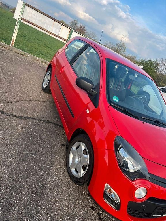 Gebraucht Renault Twingo Initiale Paris 75 PS (55 kW) 2013 Rot Kleinwagen