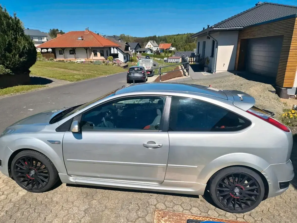 Gebraucht Ford Focus ST 225 PS (165 kW) 2006 Silber Limousine
