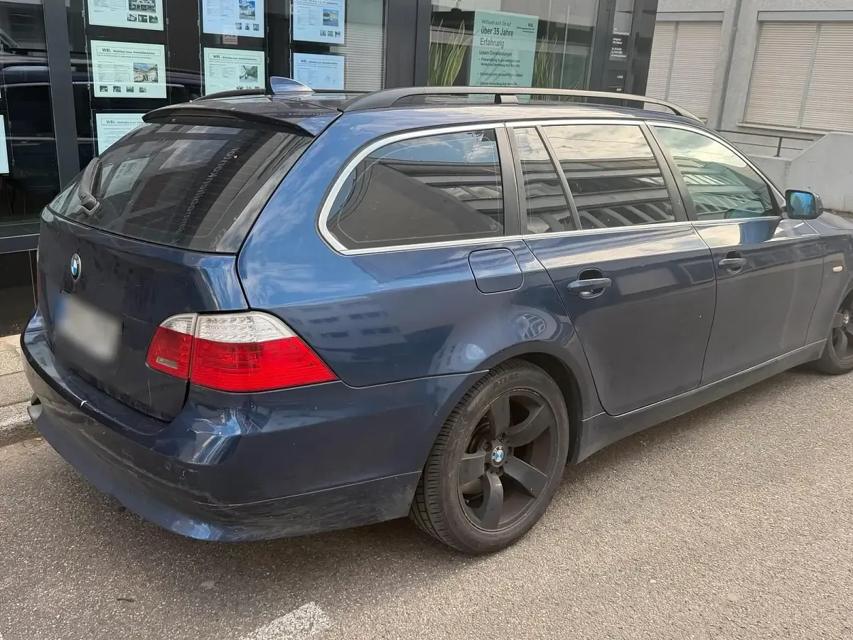 Gebraucht BMW 520 177 PS (130 kW) 2008 Blau Kombi