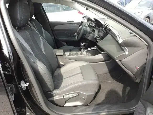 Gebraucht Peugeot 308 Style 145 PS (106 kW) 2025 Andere Limousine