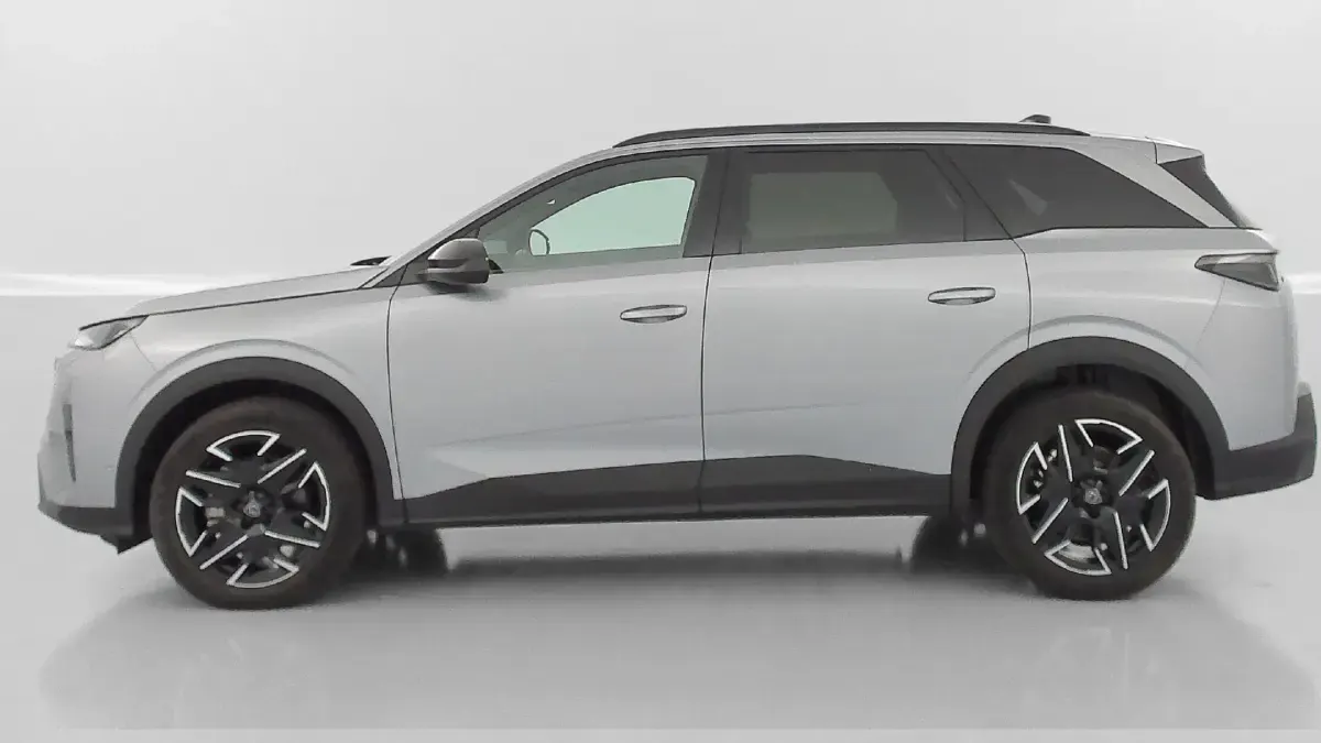 Gebraucht Peugeot 5008 Allure 136 PS (100 kW) 2025 Grau (gris artense) SUV