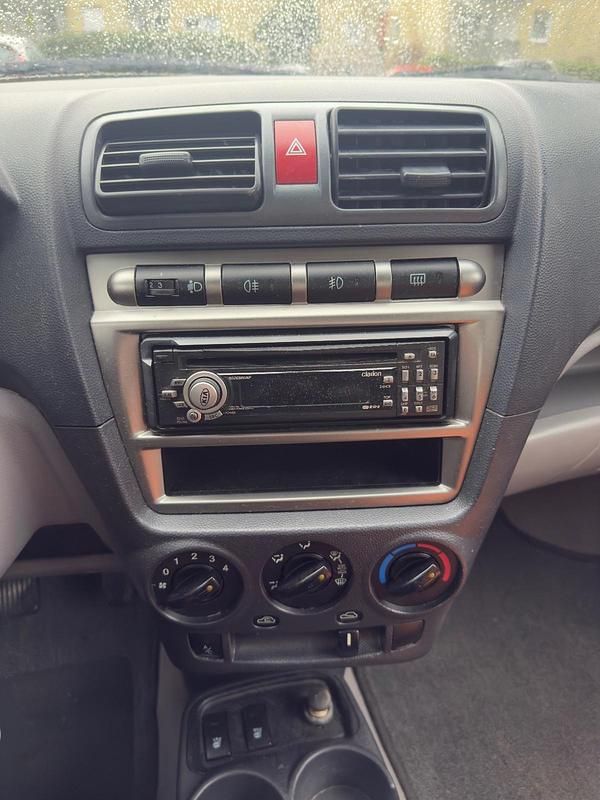 Gebraucht Kia Picanto 65 PS (47 kW) 2006 Schwarz Kleinwagen