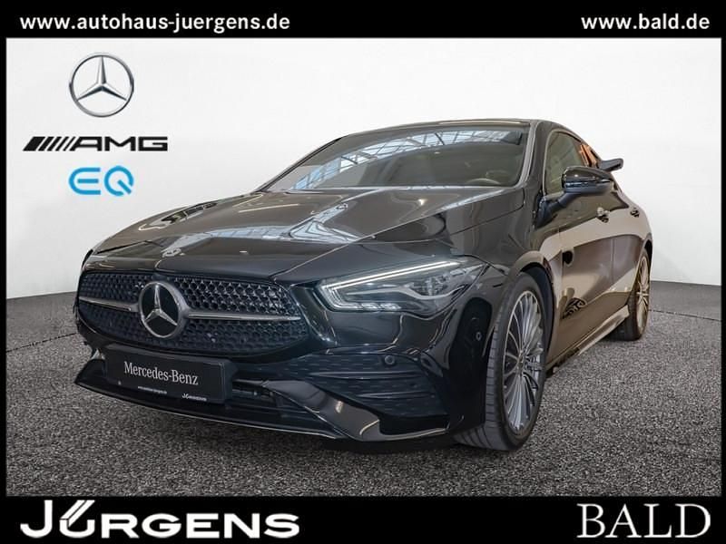 Kosmosschwarz metallic Gebraucht 2024 Mercedes CLA200 AMG Coupé | 37.330 € (Fairer Preis) - Bild 1/4