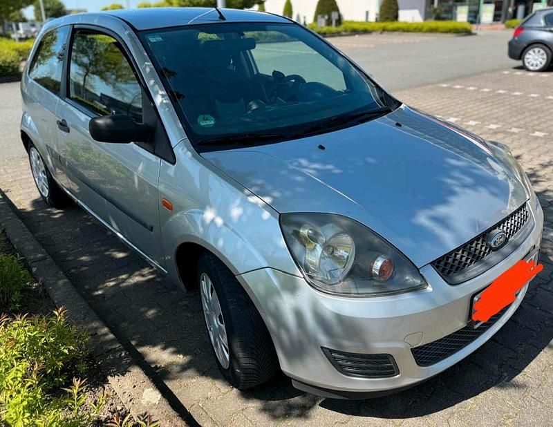 Grau Gebraucht 2007 Ford Fiesta Kleinwagen | 950 € (Guter Preis) - Bild 1/4