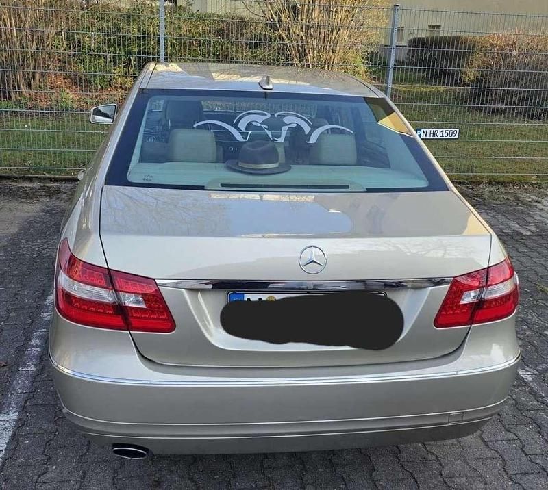 Gebraucht Mercedes 200 184 PS (135 kW) 2010 Beige Limousine