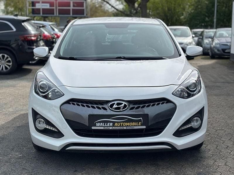 Gebraucht Hyundai i30 Classic 99 PS (72 kW) 2014 Weiß Coupé