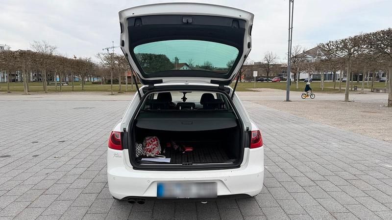 Gebraucht Seat Exeo Style 143 PS (105 kW) 2012 Weiß Kombi