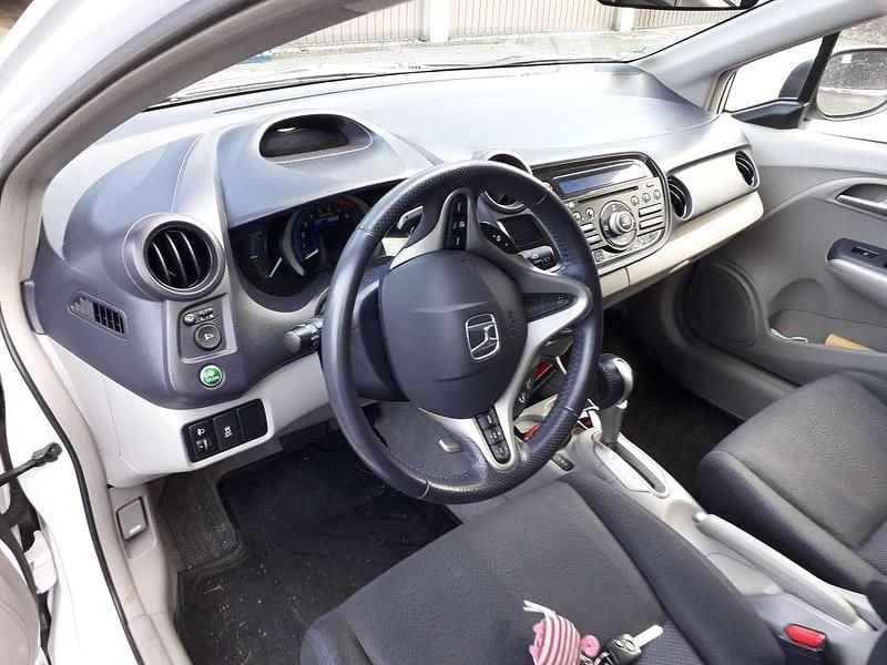 Gebraucht Honda Insight Elegance 88 PS (64 kW) 2011 Weiß Limousine