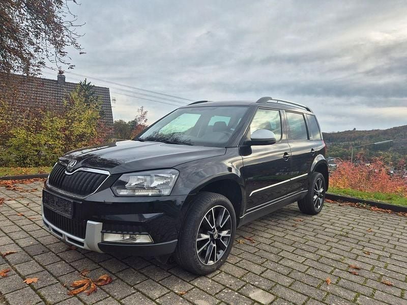 Schwarz Gebraucht 2015 Skoda Yeti Ambition SUV | 7.950 € (Guter Preis) - Bild 1/4