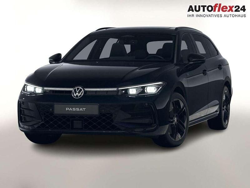 Grenadillschwarz metallic Gebraucht 2024 VW Passat R-line Kombi | 49.806 € (Fairer Preis) - Bild 1/4