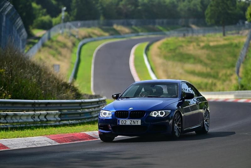 Gebraucht BMW 335 Sport Line 326 PS (239 kW) 2011 Blau Coupé