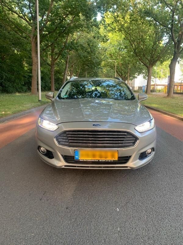 Beige Gebraucht 2015 Ford Mondeo Titanium Kombi | 12.490 € (Etwas zu teuer) - Bild 1/4