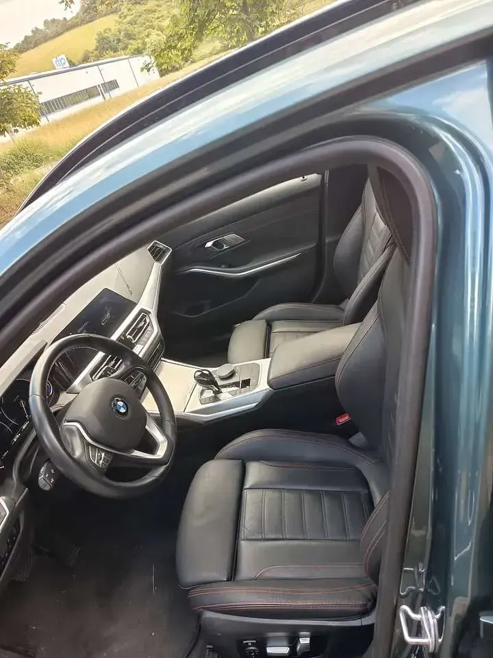 Gebraucht BMW 320 Sport Line 190 PS (139 kW) 2020 Grün Kombi